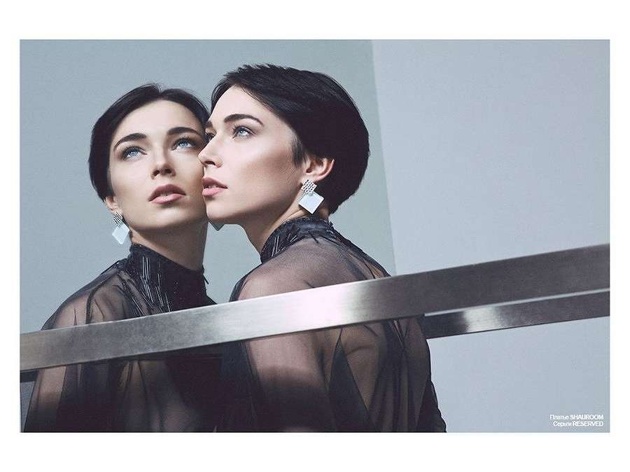 Портрет автор Дарья Дзюба на PhotoGeek.ru #Портрет #Визажист #Дзюба #Зеркало #Макияж #Модель #Отражение #Отражение в зеркале