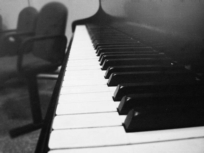 Piano, Monochrome