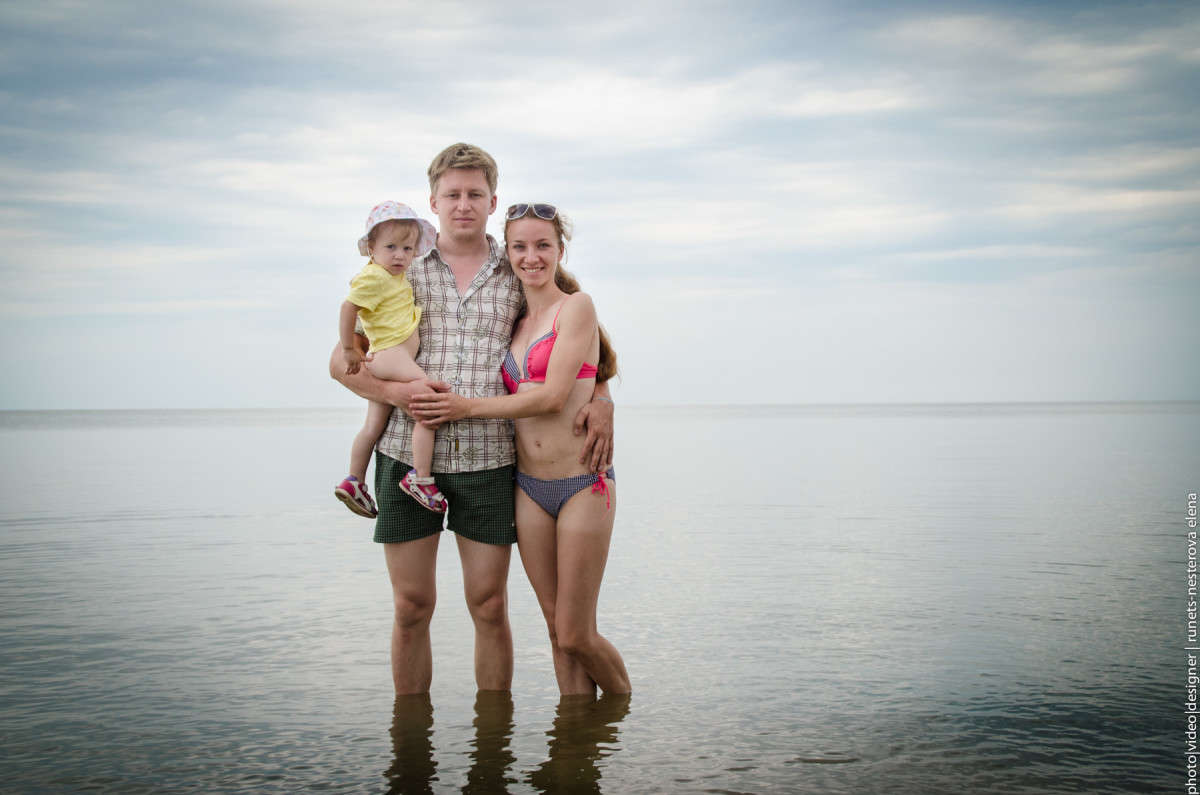 Семейная классика автор Елена Рунец-Нестерова на PhotoGeek.ru #Семья #Пейзаж или природа #2015 #Азовское море #Июль #Море