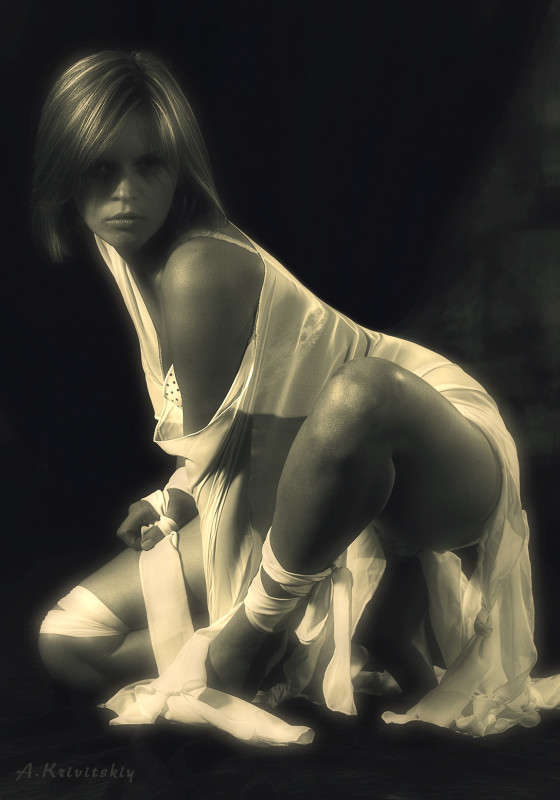 The peculiar portrait of two colors. ����� ��������� ��������� �� PhotoGeek.ru #������� #������ #�����-�����