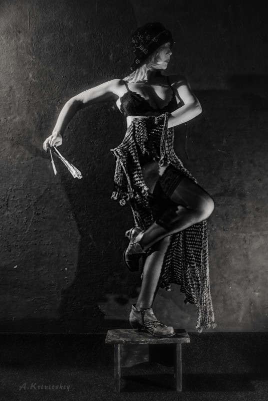 Studio portrait in a photo theater. ����� ��������� ��������� �� PhotoGeek.ru #������� #������ #�����-�����