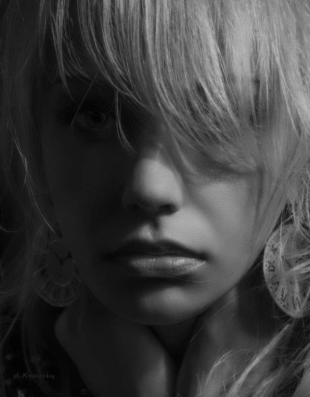 An intriguing portrait. ����� ��������� ��������� �� PhotoGeek.ru #������� #������ #�����-�����