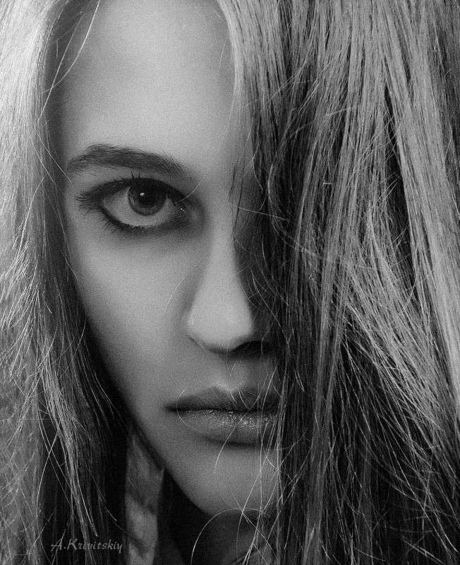 Modest portrait. ����� ��������� ��������� �� PhotoGeek.ru #������� #������ #�����-�����