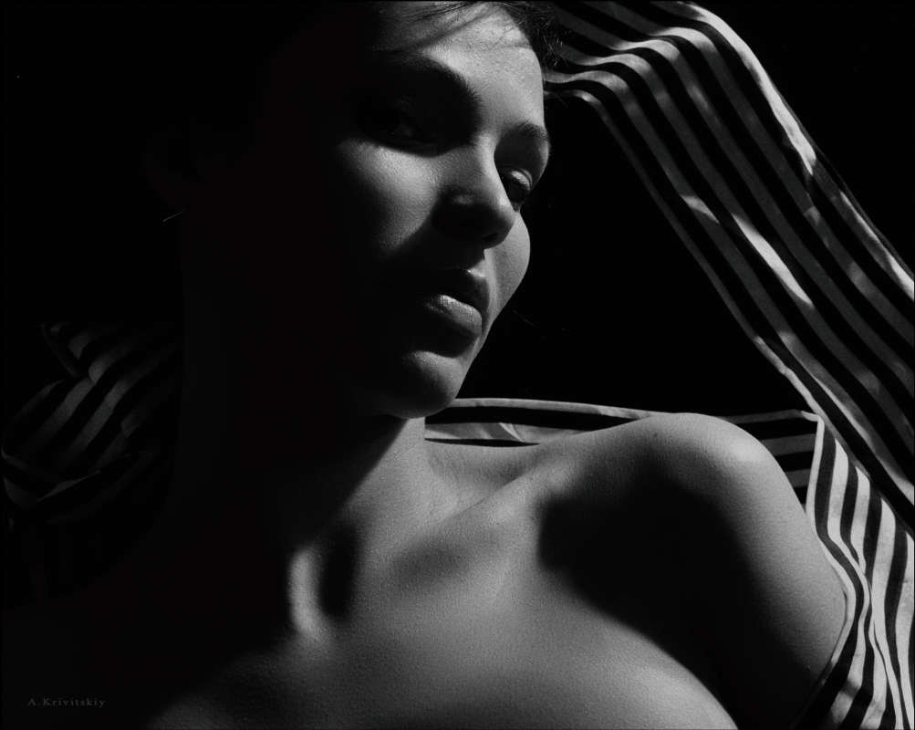 Glamorous portrait. Mobile studio A. Krivitsky. ����� ��������� ��������� �� PhotoGeek.ru