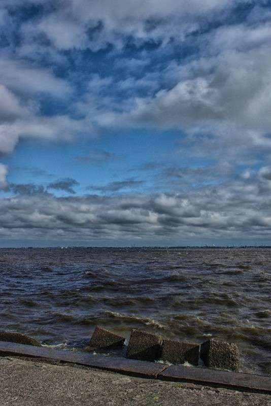 На заливе автор Екатерина Шевченко на PhotoGeek.ru #Пейзаж или природа #Волны #Непогода #Облака #Панорама #Разное #Финский залив