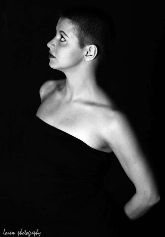 ... автор lonem  на PhotoGeek.ru #Портрет #Девушка #Студия #Фотосессия в студии #Черно-белое #Черно-белое фото