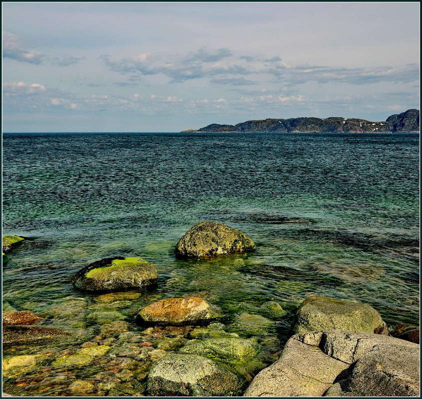 Земля холодных камней. автор Александр Максименко на PhotoGeek.ru #Пейзаж или природа #Баренцево #Весна #Заполярье #Камни #Море #Север
