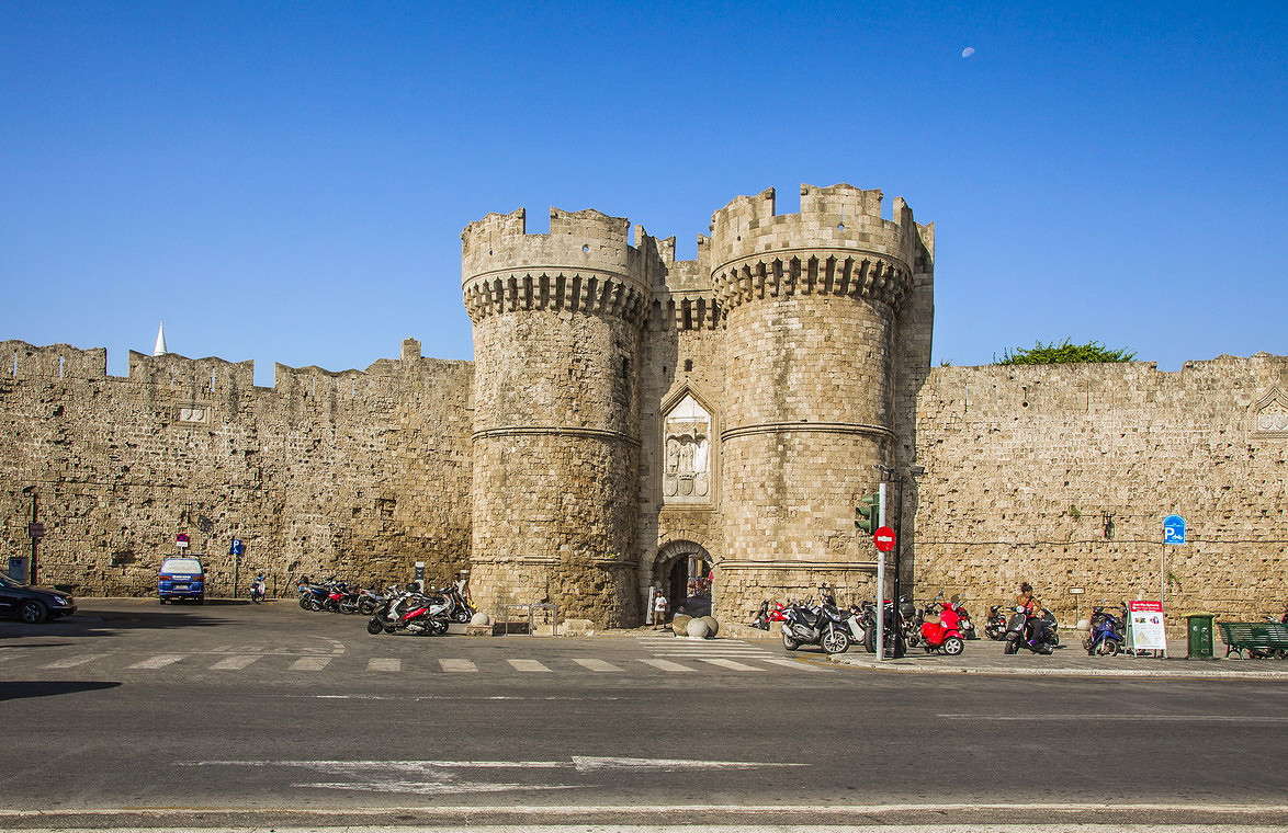 Родос. Ворота Св. Екатерины (или морские ворота) - были главными ...
