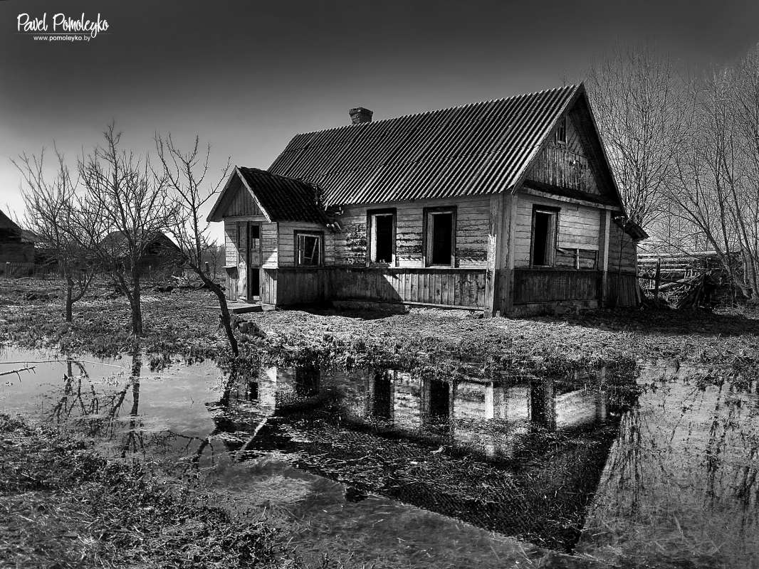       PhotoGeek.ru # #   # #Abandoned building #Abandoned village house #B&amp;W #Bnw #House #Pomoleyko #Reflection #Village # #  # #  #  # #  # # #-