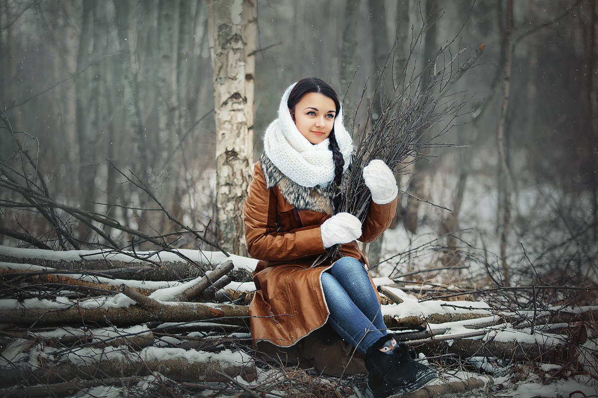 Красивые девушки в лесу зимой (65 фото)