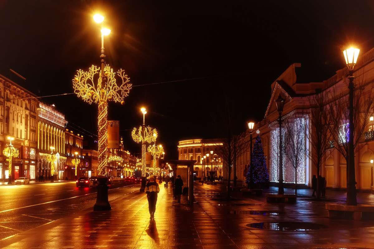 Новогодняя ночь. автор Владимир  на PhotoGeek.ru #События #Ночь #Город #Жанровая фотография
