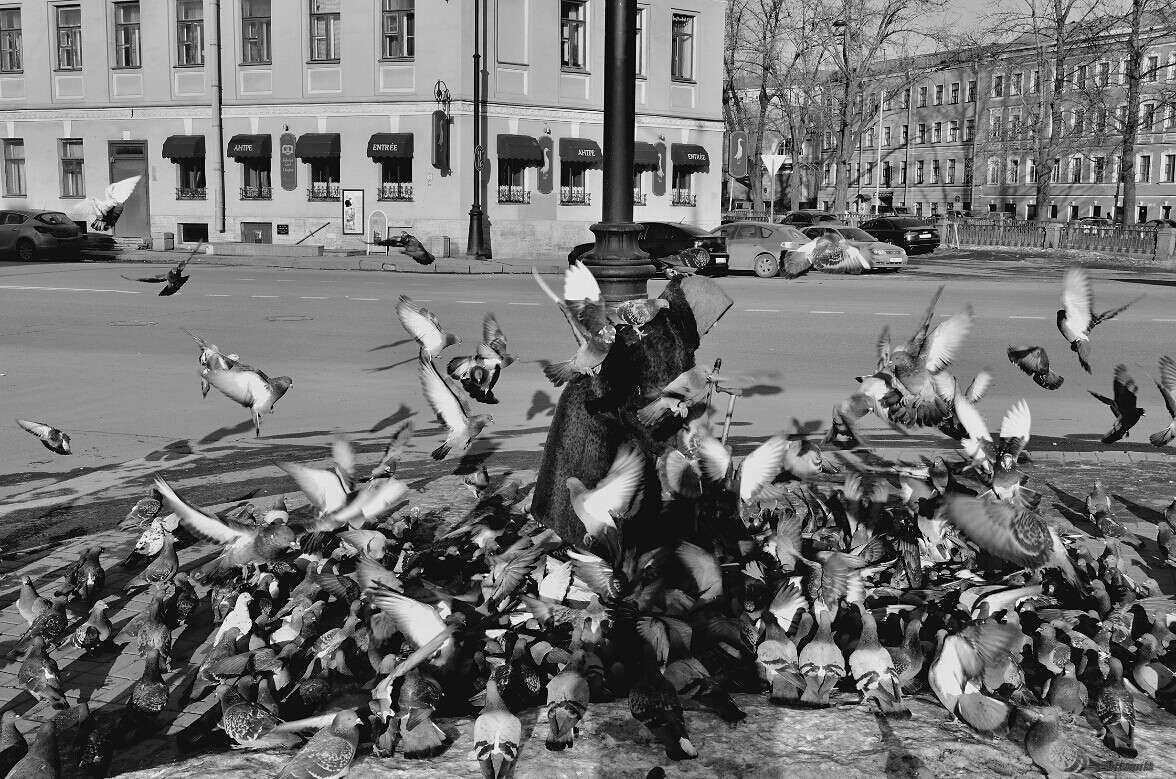 кормилица... автор Олег  на PhotoGeek.ru #Город #Люди #Черно-белое фото