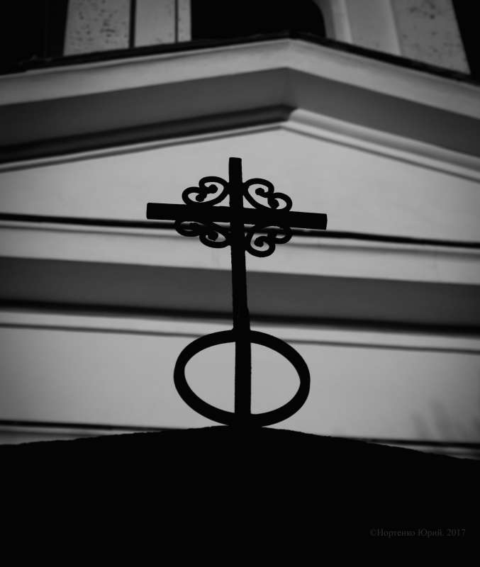... автор Юрий  на PhotoGeek.ru #ЧБ #Город #Религия #Храм #Черно белая фотография
