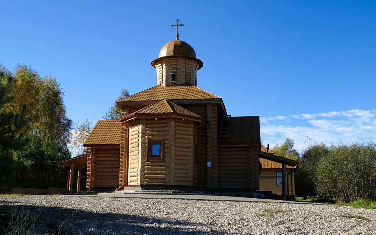 Деревенский храм. / Деревенский храм. / Фотография на PhotoGeek.ru