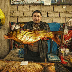  "Золотая рыбка" из Сырдарьи. Рынок Панчшанбе. Худжанд. Таджикистан