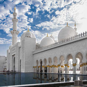 Абу Даби. Белая мечеть.
