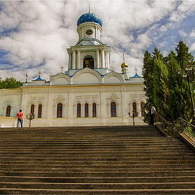 Покровская церковь Святогорской лавры