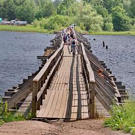 Деревянный мост в Приозерске.