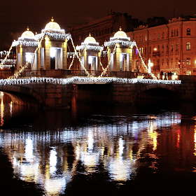 Мост Ломоносова в новогоднюю ночь